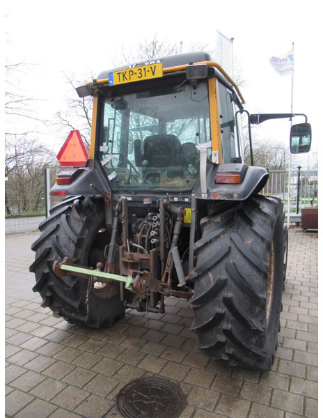 Valtra 700 4x2 VALMET - Traktor: obrázok 5 Valtra 700 4x2 VALMET - Traktor: obrázok 5