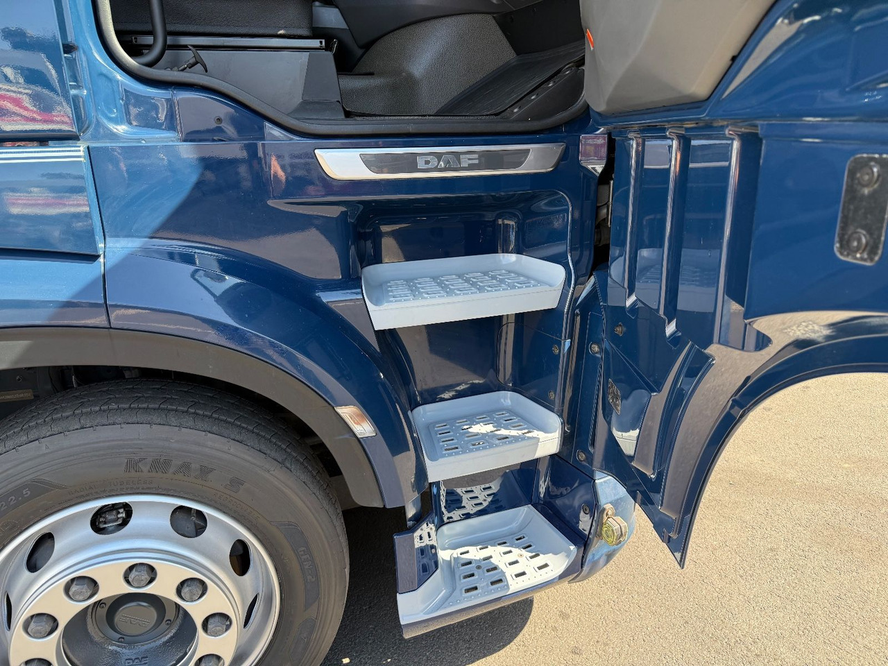 Leasing DAF XF430/Jumbo;Mega/Intarder/Standklima-Heizung/BDF DAF XF430/Jumbo;Mega/Intarder/Standklima-Heizung/BDF: obrázok 14 Leasing DAF XF430/Jumbo;Mega/Intarder/Standklima-Heizung/BDF DAF XF430/Jumbo;Mega/Intarder/Standklima-Heizung/BDF: obrázok 14