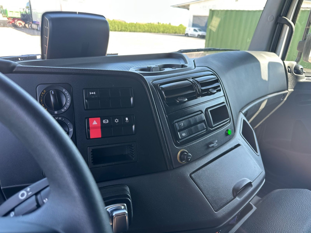 Nákladné vozidlo na prepravu automobilov Mercedes-Benz Atego 1024 Flachzug 2-Bett Winde VDI2700: obrázok 13