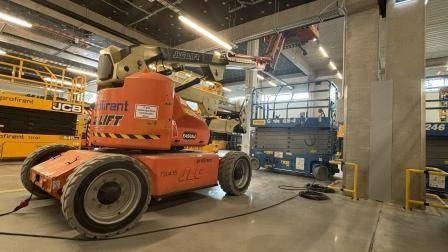 JLG E 450 AJ - Kĺbová pracovná plošina: obrázok 1 JLG E 450 AJ - Kĺbová pracovná plošina: obrázok 1