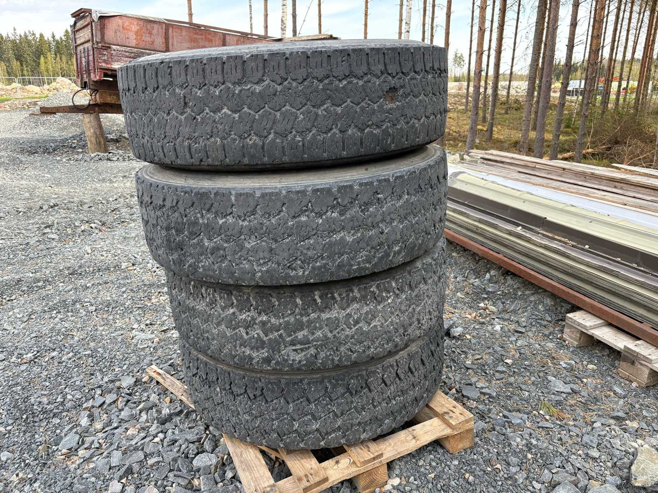Michelin X multiway 30 truck tyres and rims 4 pcs - Pneumatika pre Nákladné auto: obrázok 4 Michelin X multiway 30 truck tyres and rims 4 pcs - Pneumatika pre Nákladné auto: obrázok 4