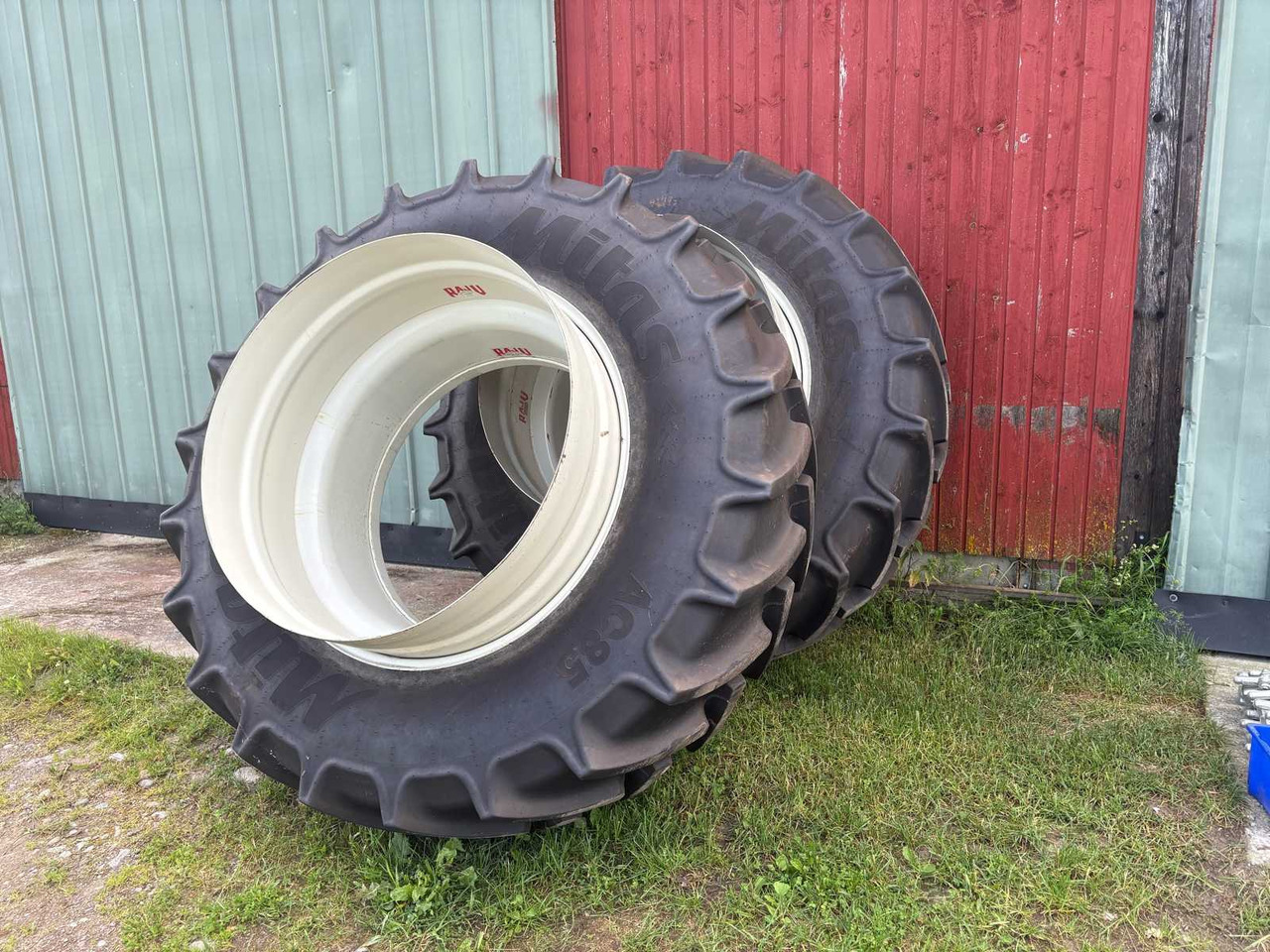 Tractor tires Mitas 2pcs - Pneumatika pre Traktor: obrázok 2 Tractor tires Mitas 2pcs - Pneumatika pre Traktor: obrázok 2