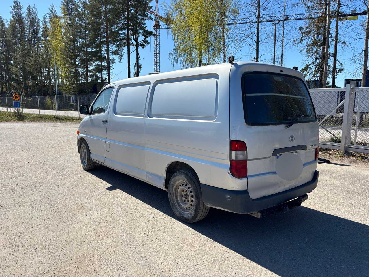 Van Toyota Hiace 2.5TD - Furgon: obrázok 3 Van Toyota Hiace 2.5TD - Furgon: obrázok 3