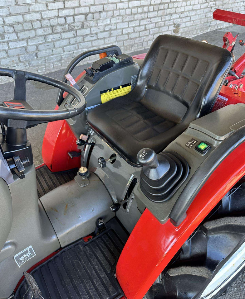 Yanmar F-180 - Traktor: obrázok 5 Yanmar F-180 - Traktor: obrázok 5