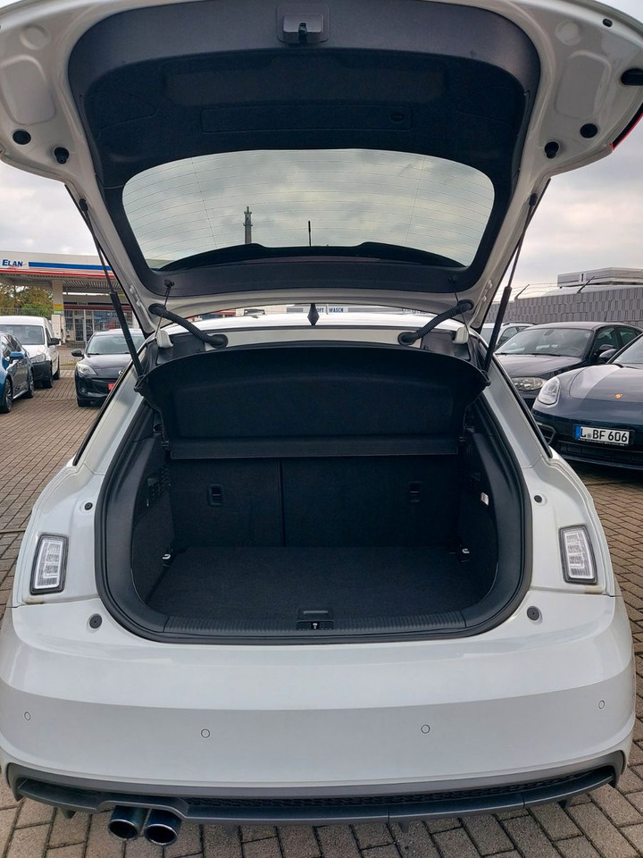 Sedan Audi A1 Sportback sport S-Line Pano Bose Xenon DAB: obrázok 13