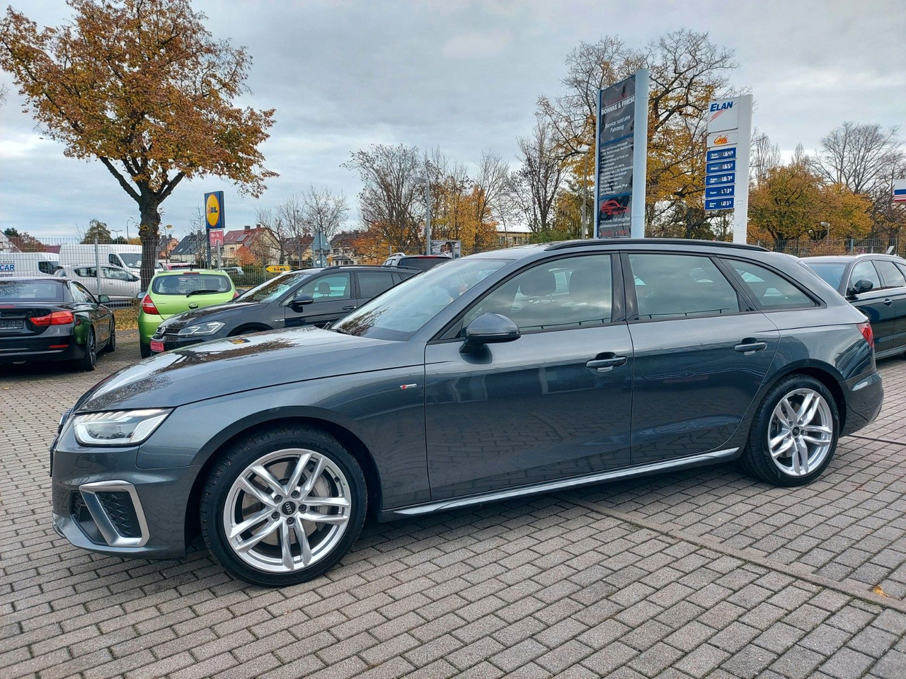 Audi A4 Avant 50 TDI Quattro S-Line Pano ACC Radar - Kombi: obrázok 5 Audi A4 Avant 50 TDI Quattro S-Line Pano ACC Radar - Kombi: obrázok 5