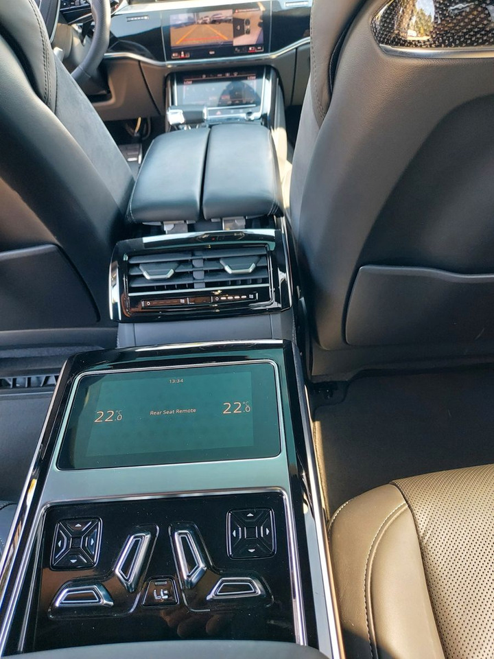 Audi A8 50 TDI quattro S-Line HUD B&O NightVision - Sedan: obrázok 3 Audi A8 50 TDI quattro S-Line HUD B&O NightVision - Sedan: obrázok 3