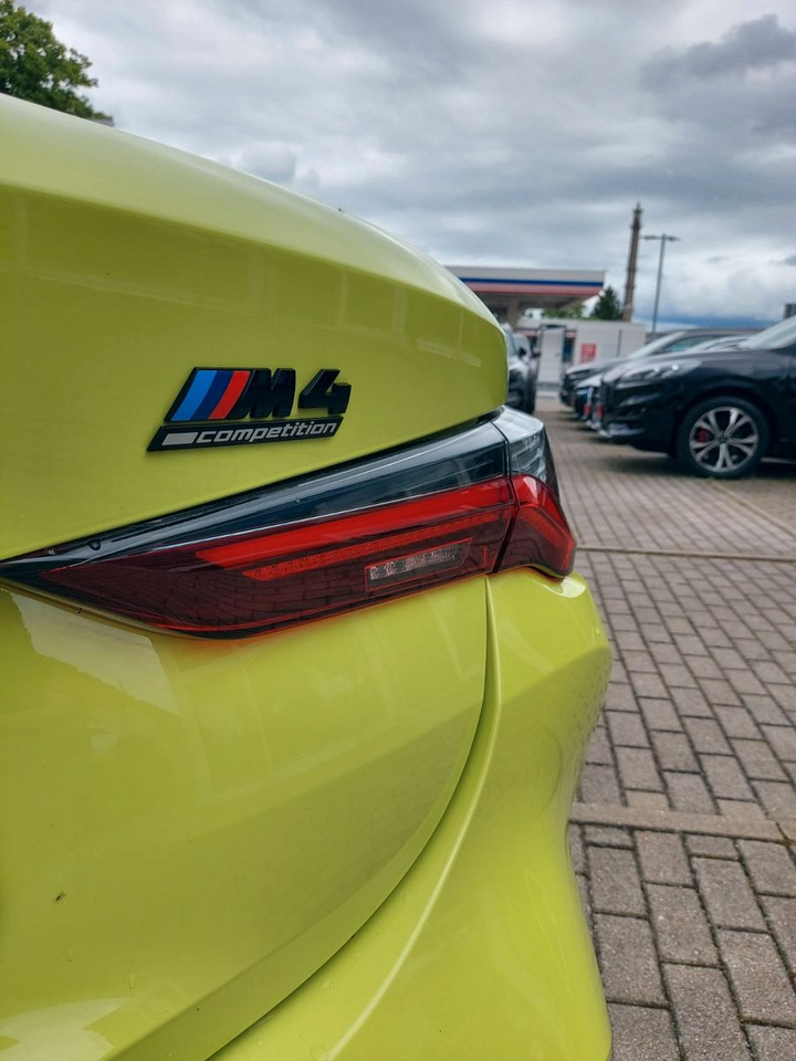 BMW M4 Cabrio G83 xDrive Competition M-Sport H&K - Automobil: obrázok 2 BMW M4 Cabrio G83 xDrive Competition M-Sport H&K - Automobil: obrázok 2