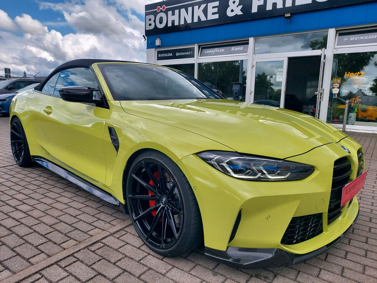 BMW M4 Cabrio G83 xDrive Competition M-Sport H&K - Automobil: obrázok 3 BMW M4 Cabrio G83 xDrive Competition M-Sport H&K - Automobil: obrázok 3