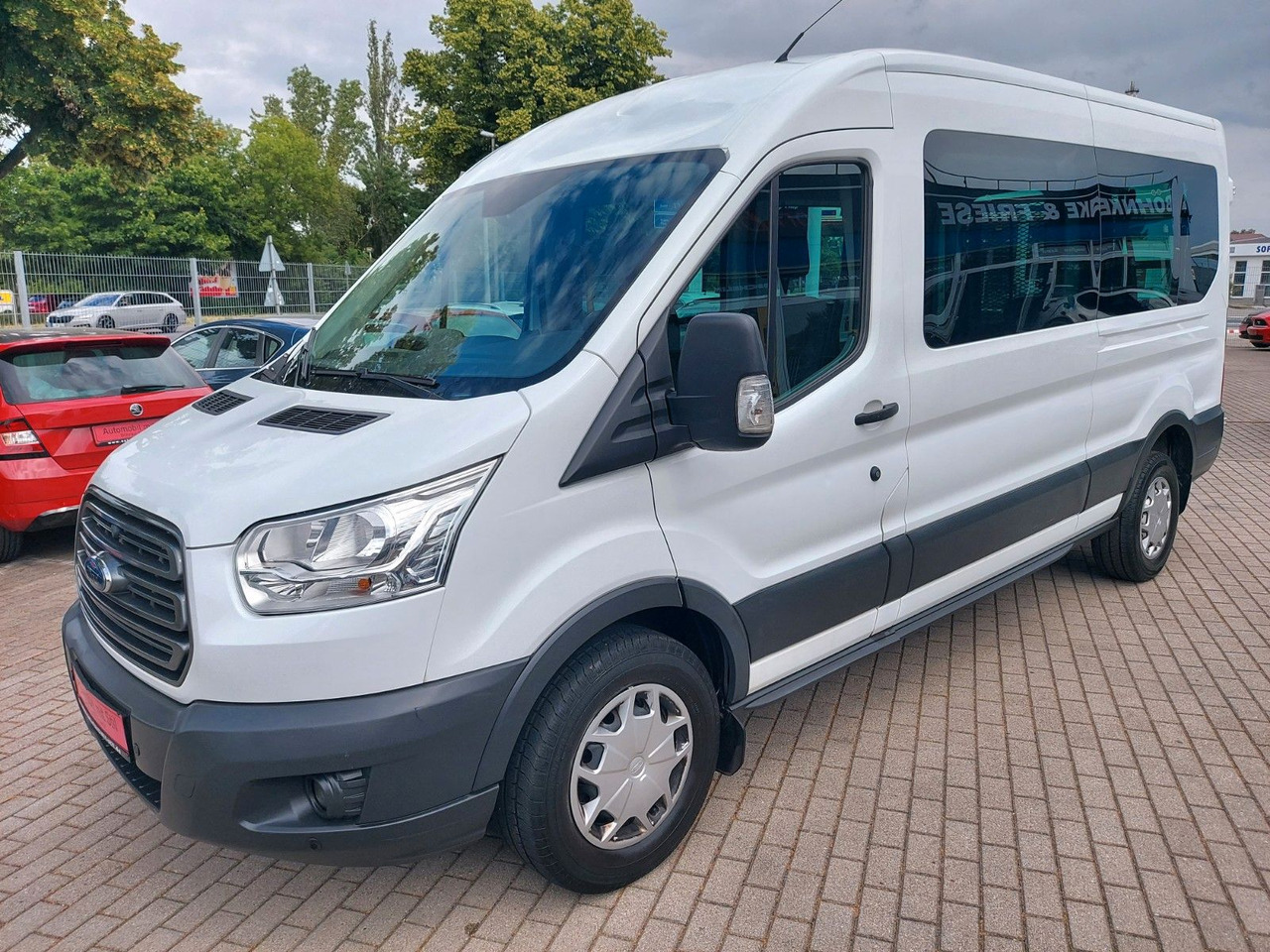 Ford Transit Kombi 350 L3 hoch Trend Rollstuhl Lift - Mikrobus: obrázok 2 Ford Transit Kombi 350 L3 hoch Trend Rollstuhl Lift - Mikrobus: obrázok 2