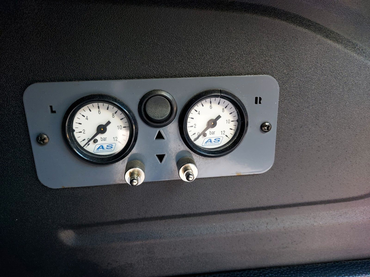 Ford Transit Pritsche 350 L4 extra lang Luftfeder - Dodávka valník: obrázok 3 Ford Transit Pritsche 350 L4 extra lang Luftfeder - Dodávka valník: obrázok 3