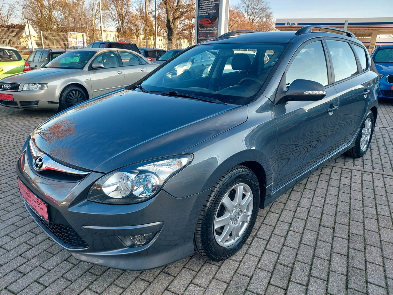 Hyundai i30 cw FIFA WM Edition Klima Sitzheizung - Kombi: obrázok 3 Hyundai i30 cw FIFA WM Edition Klima Sitzheizung - Kombi: obrázok 3