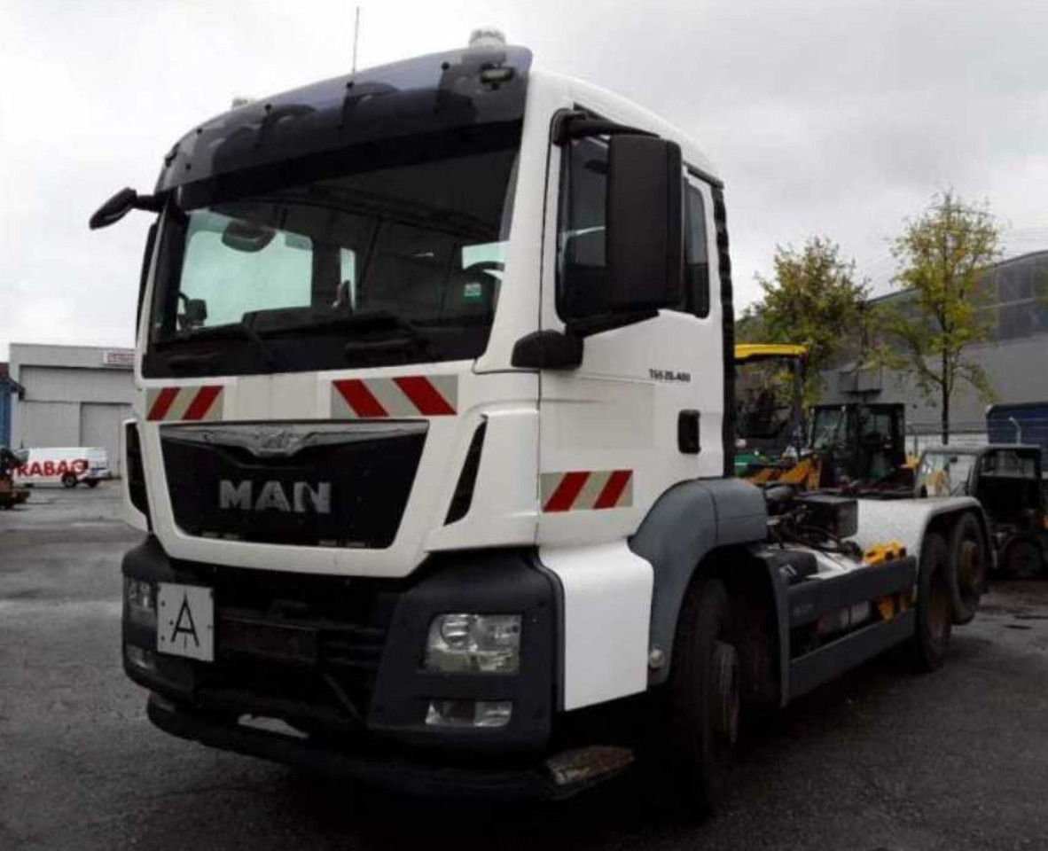 MAN 26.400 ABROLLER HIAB - Hákový nosič kontajnerov: obrázok 1 MAN 26.400 ABROLLER HIAB - Hákový nosič kontajnerov: obrázok 1