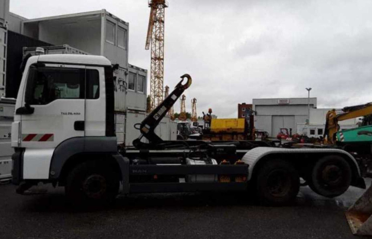 MAN 26.400 ABROLLER HIAB - Hákový nosič kontajnerov: obrázok 3 MAN 26.400 ABROLLER HIAB - Hákový nosič kontajnerov: obrázok 3