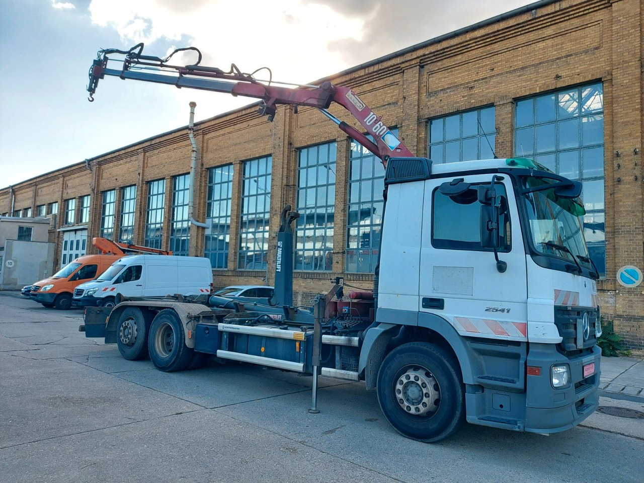 Mercedes-Benz Actros 6-Zyl. 2541 HMF KRAN ABROLLKIPPER - Hákový nosič kontajnerov, Auto s hydraulickou rukou: obrázok 1 Mercedes-Benz Actros 6-Zyl. 2541 HMF KRAN ABROLLKIPPER - Hákový nosič kontajnerov, Auto s hydraulickou rukou: obrázok 1