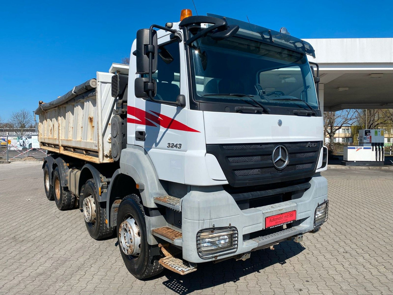 Mercedes-Benz Axor 2 C 4-Achser 3243 8x4 Kipp RETARDER MEILLER - Sklápač: obrázok 4 Mercedes-Benz Axor 2 C 4-Achser 3243 8x4 Kipp RETARDER MEILLER - Sklápač: obrázok 4