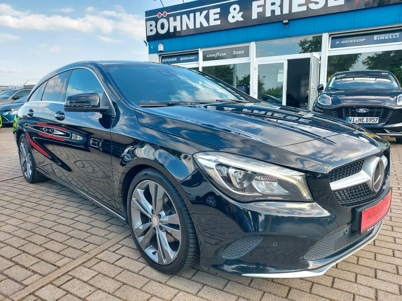 Mercedes-Benz CLA 220 CLA -Klasse Shooting Brake AMG ACC - Automobil: obrázok 1 Mercedes-Benz CLA 220 CLA -Klasse Shooting Brake AMG ACC - Automobil: obrázok 1