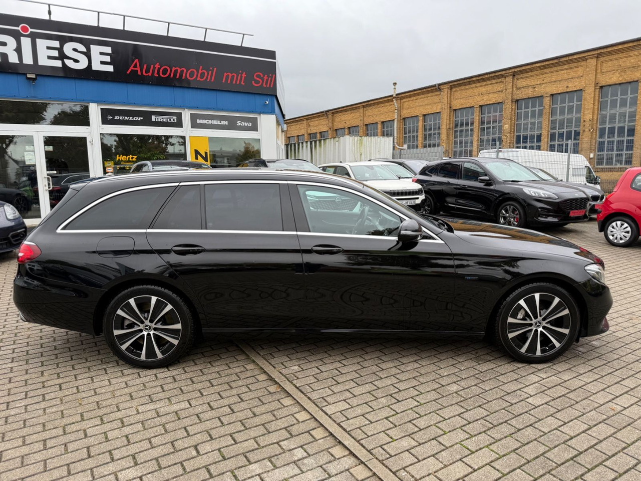 Mercedes-Benz E -Klasse T-Modell E 300 de LED NAVI ACC TEILLED - Kombi: obrázok 3 Mercedes-Benz E -Klasse T-Modell E 300 de LED NAVI ACC TEILLED - Kombi: obrázok 3