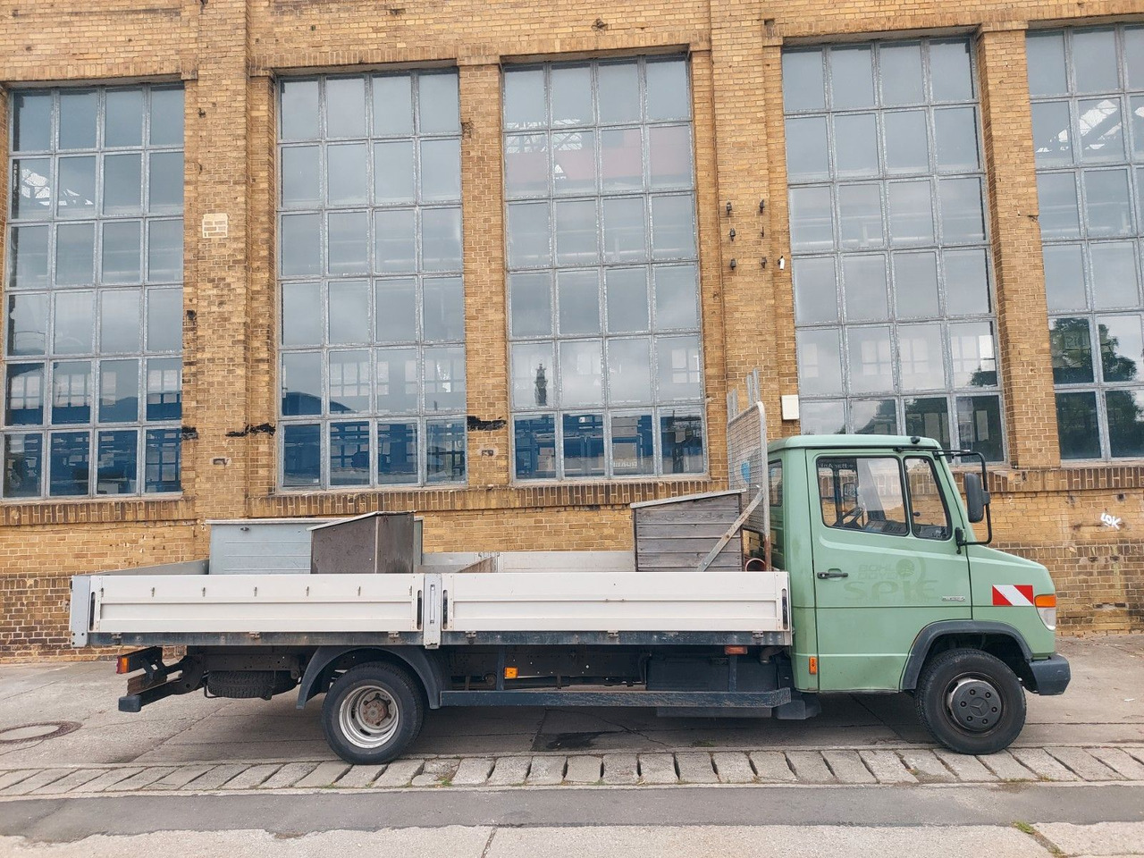 Dodávka valník Mercedes-Benz Vario 613D Pritsche lang extralang: obrázok 8 Dodávka valník Mercedes-Benz Vario 613D Pritsche lang extralang: obrázok 8