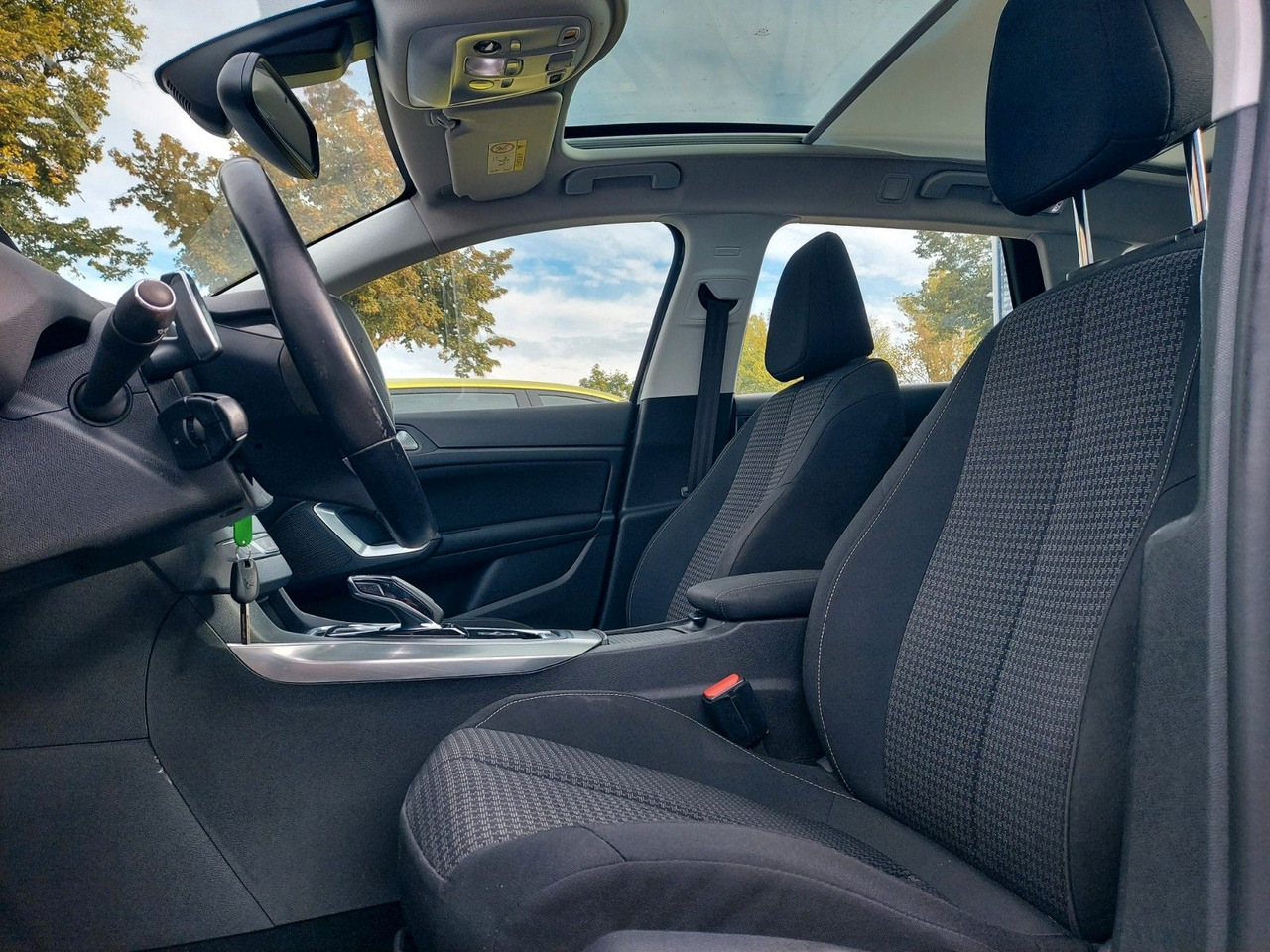 Peugeot 308 SW Active Business Panorama DAB Navi LED - Kombi: obrázok 3 Peugeot 308 SW Active Business Panorama DAB Navi LED - Kombi: obrázok 3