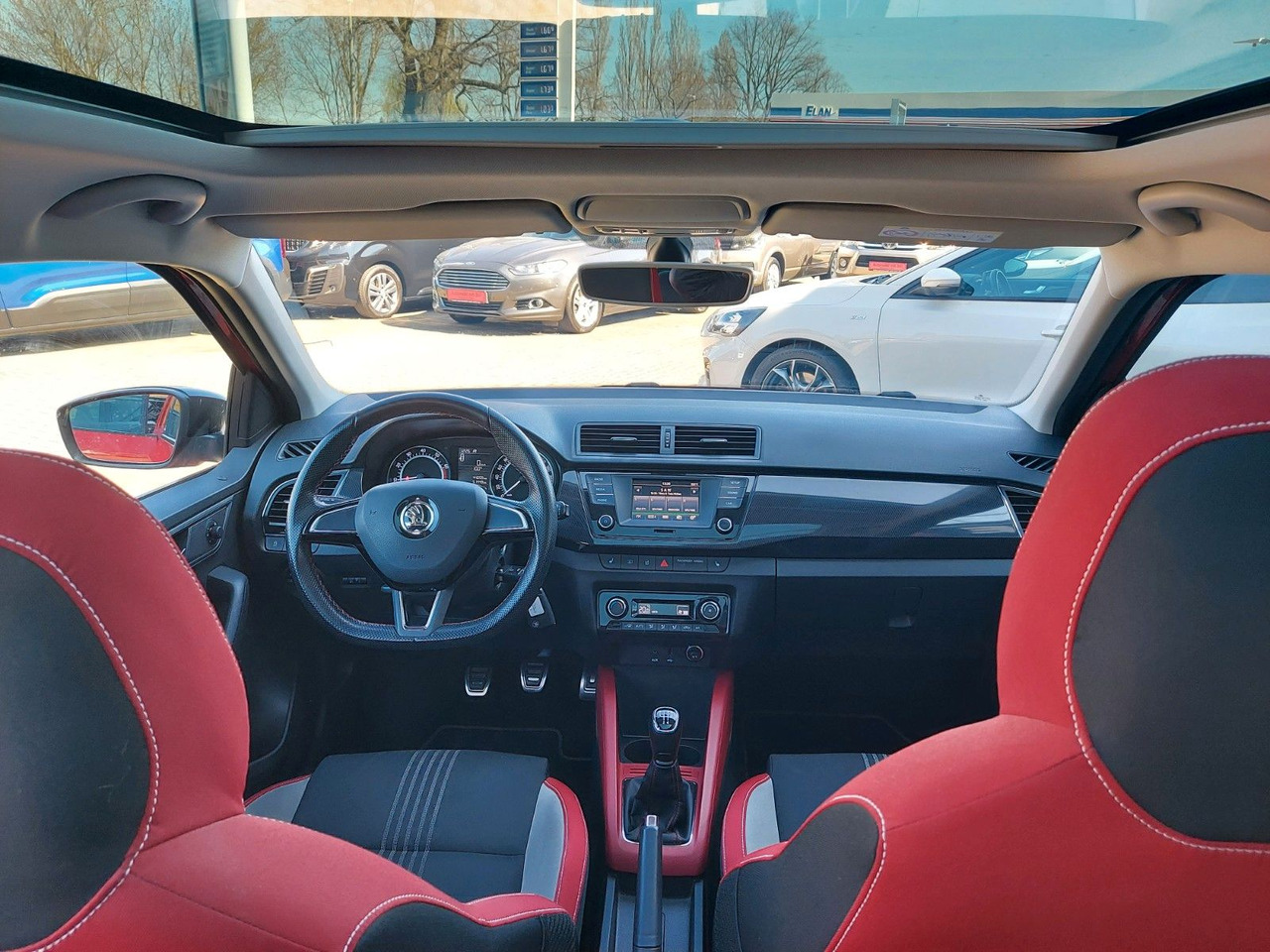 Skoda Fabia Monte Carlo Panorama Klima Sport Sitzheiz. - Automobil: obrázok 2 Skoda Fabia Monte Carlo Panorama Klima Sport Sitzheiz. - Automobil: obrázok 2