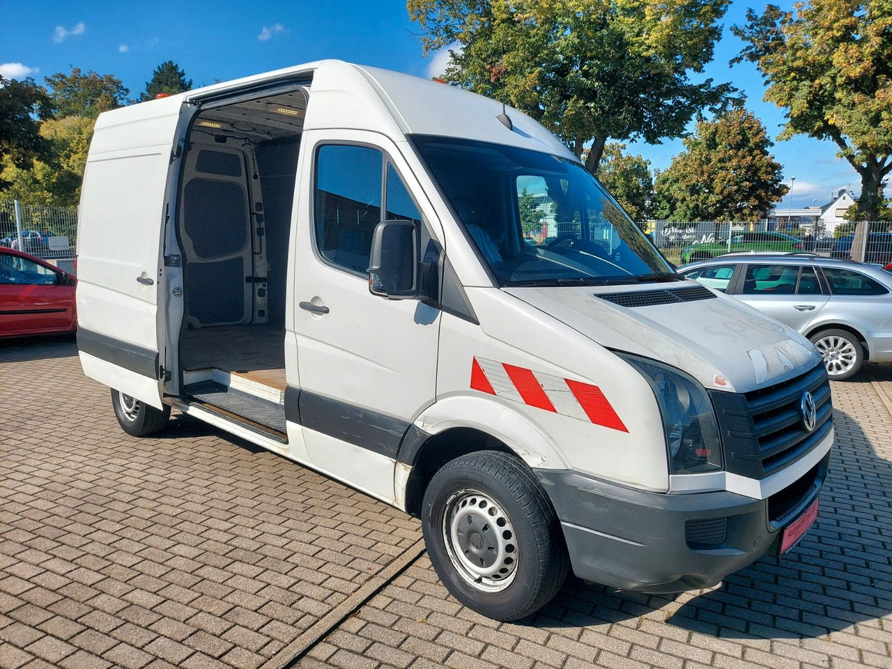 Volkswagen Crafter Kasten 35 mittel L2H2 Hochdach Klima - Furgon: obrázok 2 Volkswagen Crafter Kasten 35 mittel L2H2 Hochdach Klima - Furgon: obrázok 2