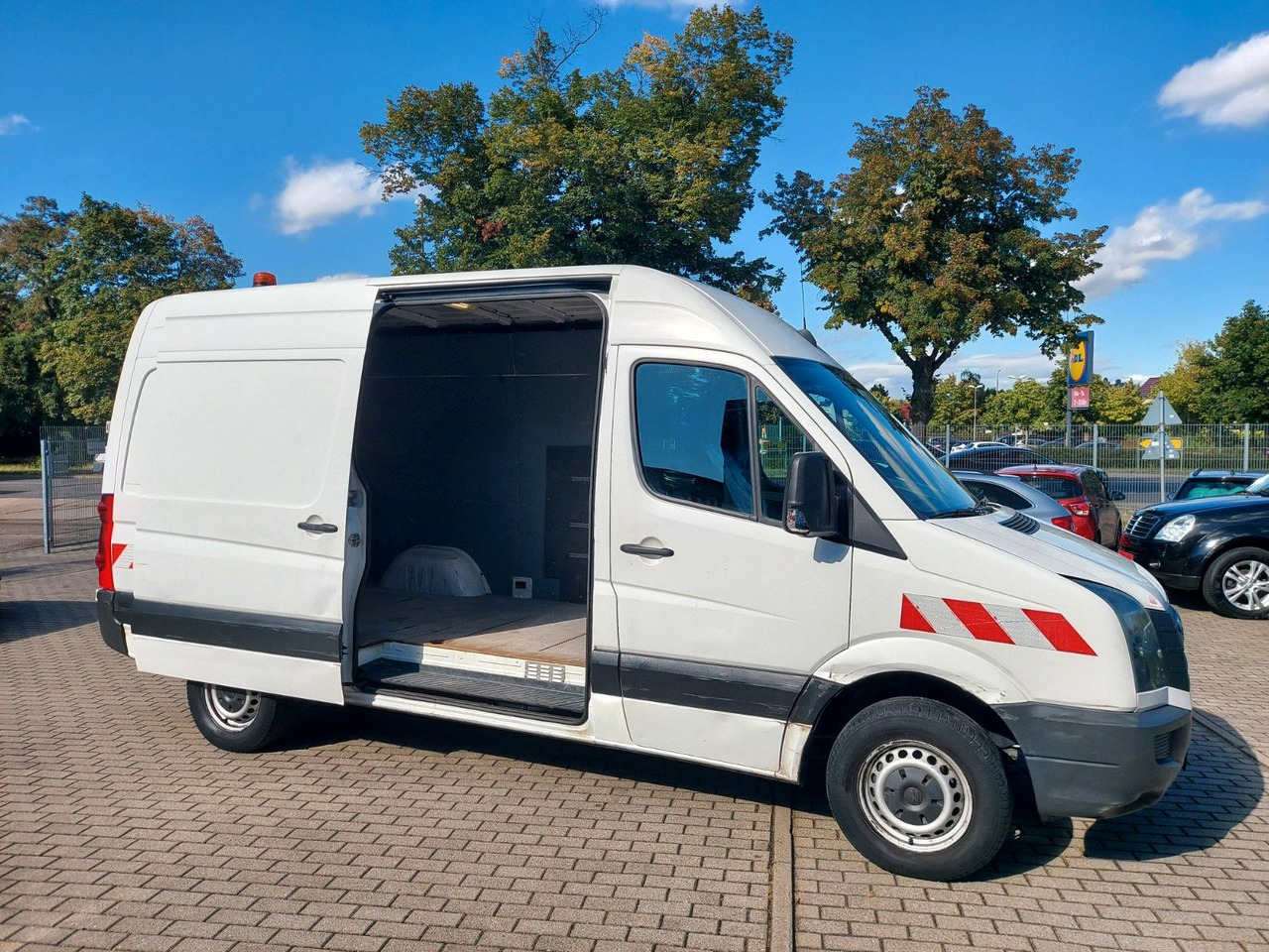 Volkswagen Crafter Kasten 35 mittel L2H2 Hochdach Klima - Furgon: obrázok 1 Volkswagen Crafter Kasten 35 mittel L2H2 Hochdach Klima - Furgon: obrázok 1
