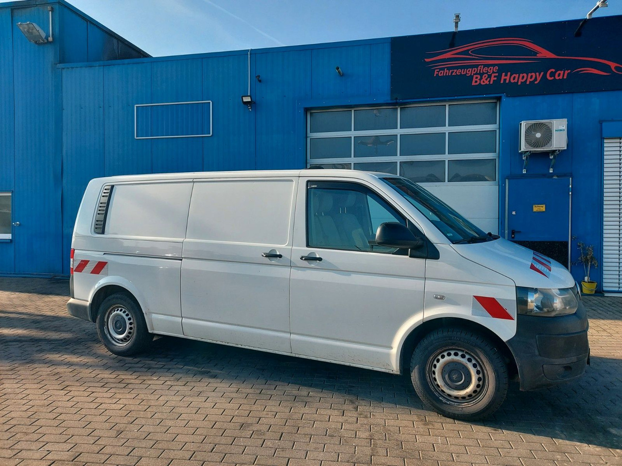 Volkswagen T5 Transporter Kasten Kombi lang 4Motion - Mikrobus: obrázok 1 Volkswagen T5 Transporter Kasten Kombi lang 4Motion - Mikrobus: obrázok 1