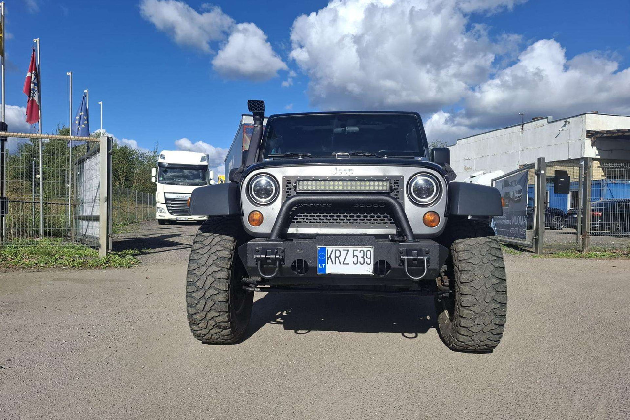 Jeep Wrangler - SUV: obrázok 4 Jeep Wrangler - SUV: obrázok 4