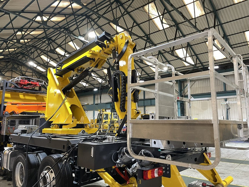 Inbiuro Mercedes Econic - Automobilová plošina: obrázok 1 Inbiuro Mercedes Econic - Automobilová plošina: obrázok 1