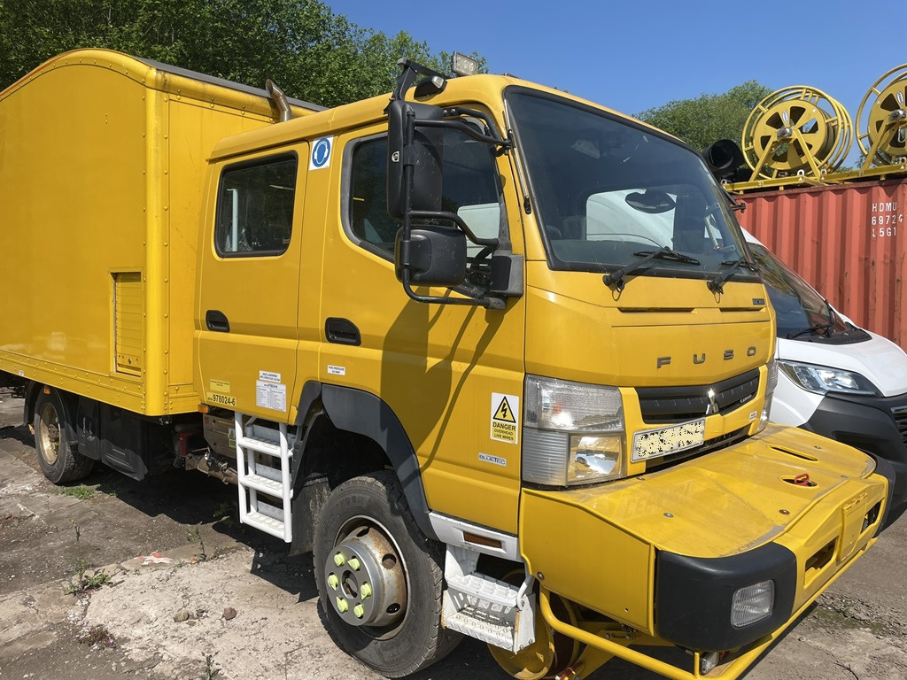 Mitsubishi Fusso - Skříňový nákladní auto: obrázok 1 Mitsubishi Fusso - Skříňový nákladní auto: obrázok 1