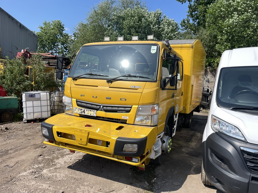 Mitsubishi Fusso - Skříňový nákladní auto: obrázok 2 Mitsubishi Fusso - Skříňový nákladní auto: obrázok 2