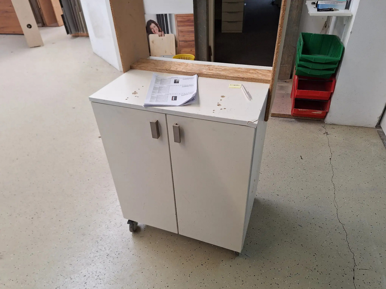 1 Stk. Möbelstück - Nástroj/ Vybavenie: obrázok 1 1 Stk. Möbelstück - Nástroj/ Vybavenie: obrázok 1