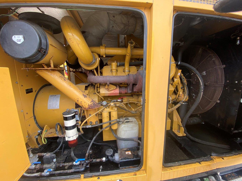 Caterpillar 3412C 900 KVA NVT - Elektrický generátor: obrázok 4 Caterpillar 3412C 900 KVA NVT - Elektrický generátor: obrázok 4