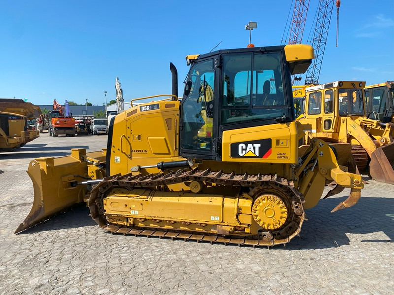 Caterpillar D5K2 XL NVT - Buldozér: obrázok 2 Caterpillar D5K2 XL NVT - Buldozér: obrázok 2