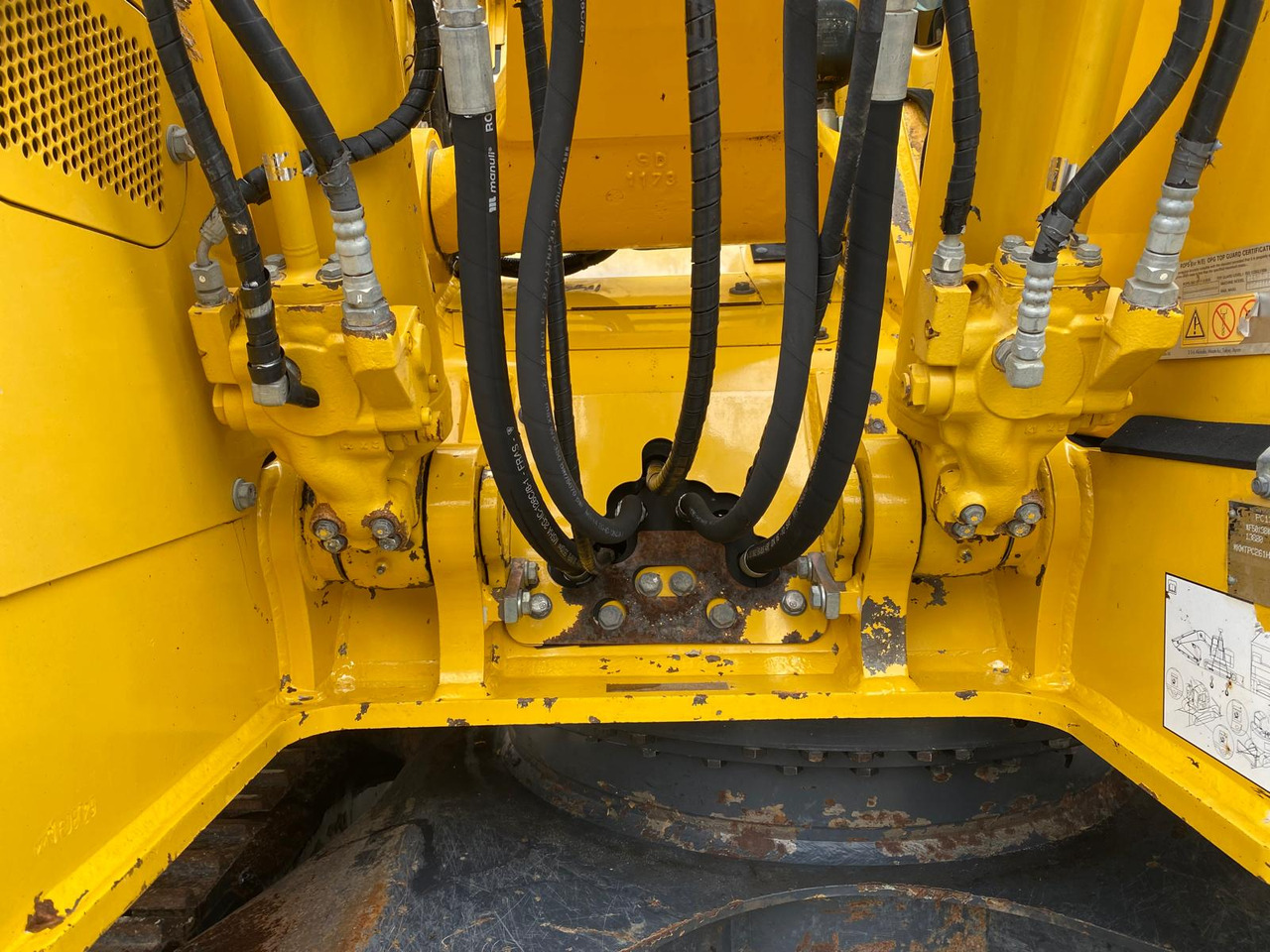 Pásové rýpadlo Komatsu PC138US-11: obrázok 34