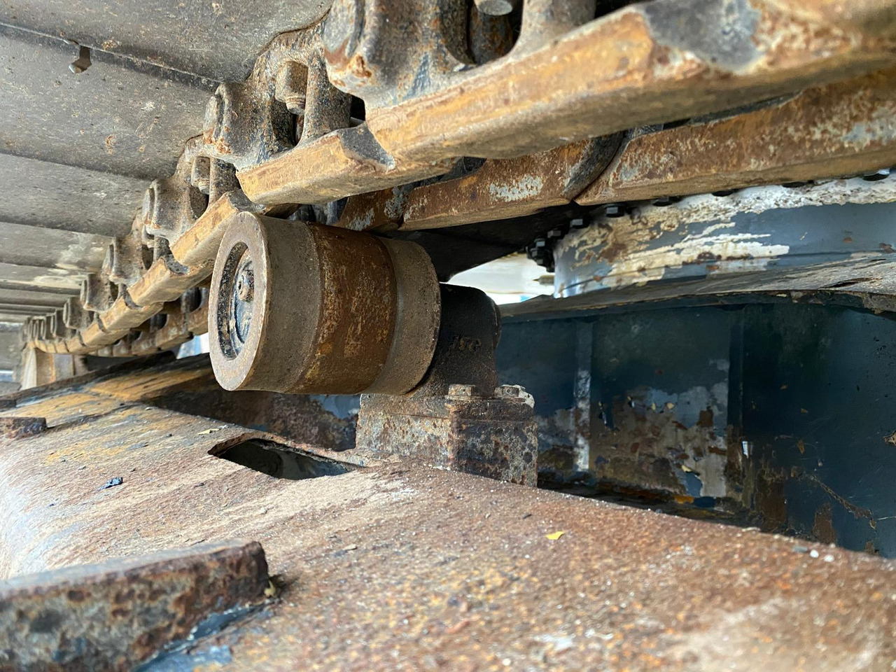 Pásové rýpadlo Komatsu PC138US-11: obrázok 24