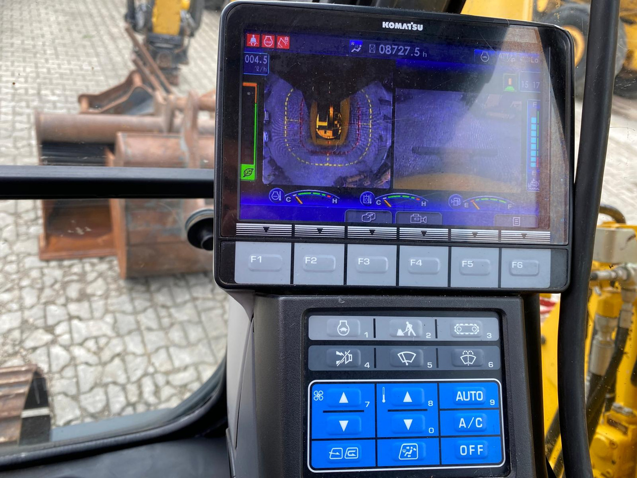 Pásové rýpadlo Komatsu PC138US-11: obrázok 6