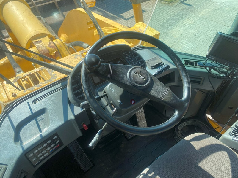 Komatsu WA600-3 NVT - Kolesový nakladač: obrázok 4 Komatsu WA600-3 NVT - Kolesový nakladač: obrázok 4