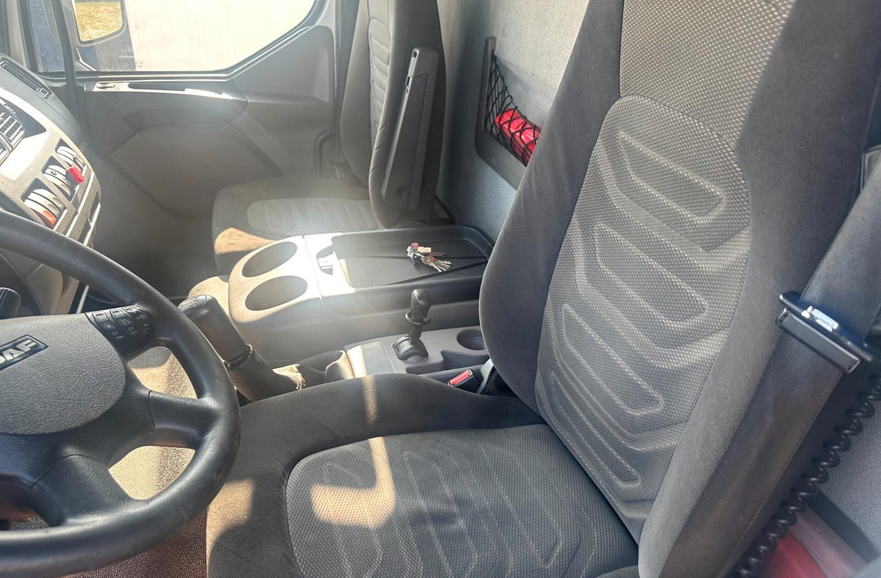DAF LF 55.220 FURGONE 8 MT. - Skříňový nákladní auto: obrázok 5 DAF LF 55.220 FURGONE 8 MT. - Skříňový nákladní auto: obrázok 5