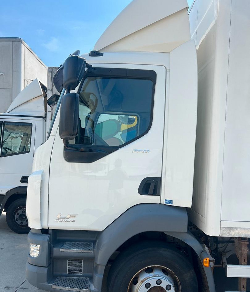 Daf lf 250 fa furgone 8 mt euro 6 - Skříňový nákladní auto: obrázok 4 Daf lf 250 fa furgone 8 mt euro 6 - Skříňový nákladní auto: obrázok 4