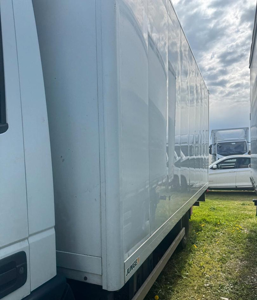 Iveco 75e190 - Skříňový nákladní auto: obrázok 4 Iveco 75e190 - Skříňový nákladní auto: obrázok 4