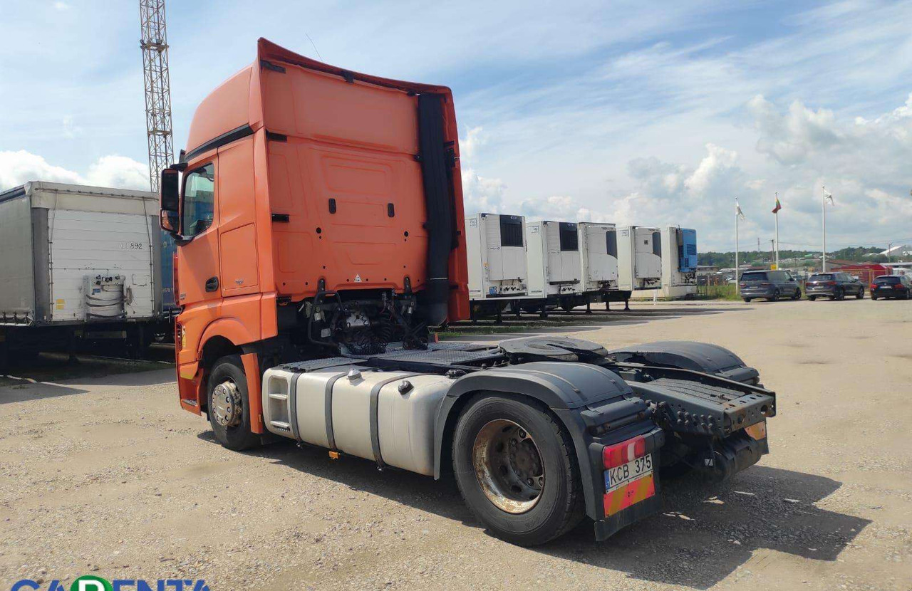 Mercedes-Benz Actros 1845 - Ťahač: obrázok 3 Mercedes-Benz Actros 1845 - Ťahač: obrázok 3
