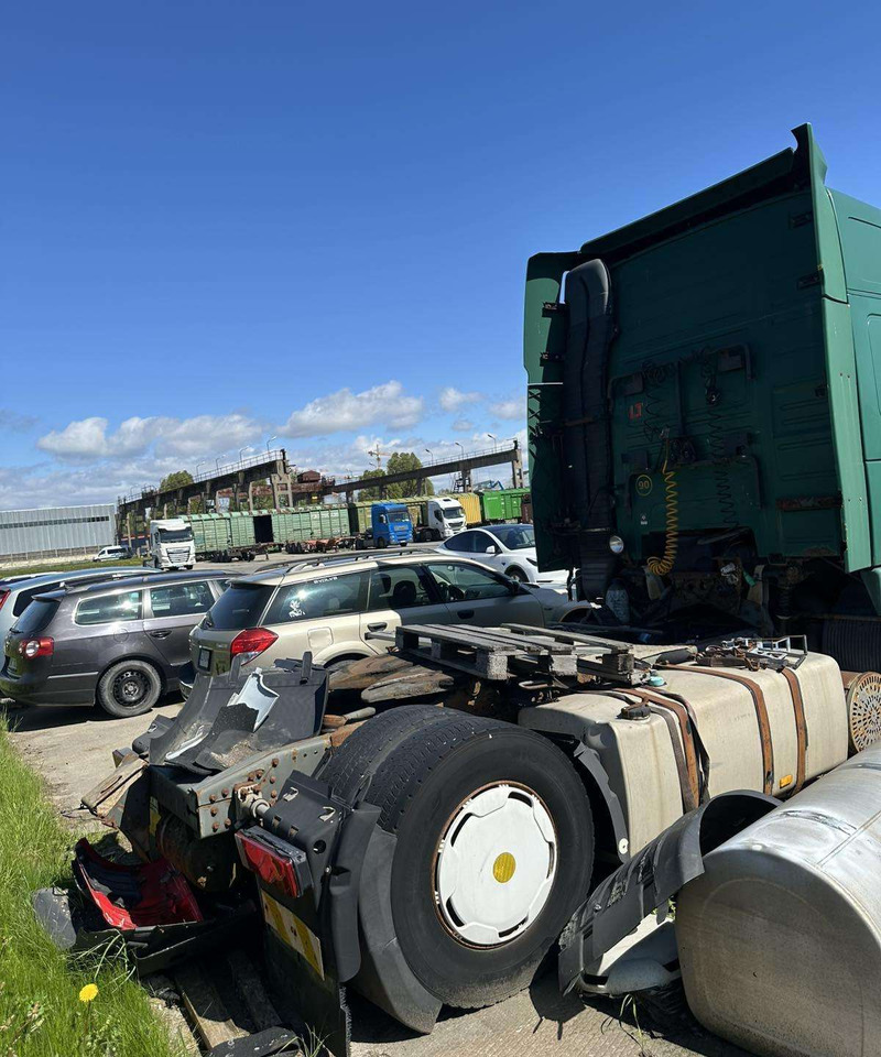 Volvo FH12 - Ťahač: obrázok 3 Volvo FH12 - Ťahač: obrázok 3