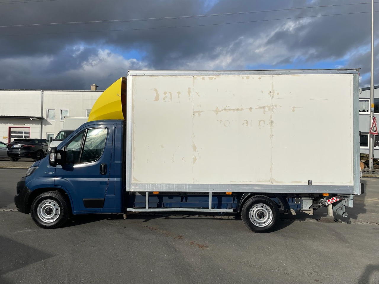 Fiat Ducato Maxi 30 L4H2 Koffer/LBW/AC/NAV/CAM/EU6 - Dodávka skriňová nadstavba: obrázok 4 Fiat Ducato Maxi 30 L4H2 Koffer/LBW/AC/NAV/CAM/EU6 - Dodávka skriňová nadstavba: obrázok 4