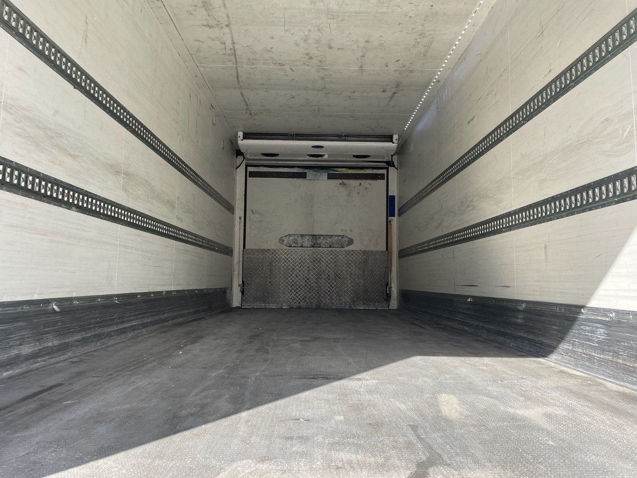 KERSCHER ZAA18 Kühlkoffer/CARRIER/SUPRA900U/LBW - Príves chladírenské: obrázok 5 KERSCHER ZAA18 Kühlkoffer/CARRIER/SUPRA900U/LBW - Príves chladírenské: obrázok 5