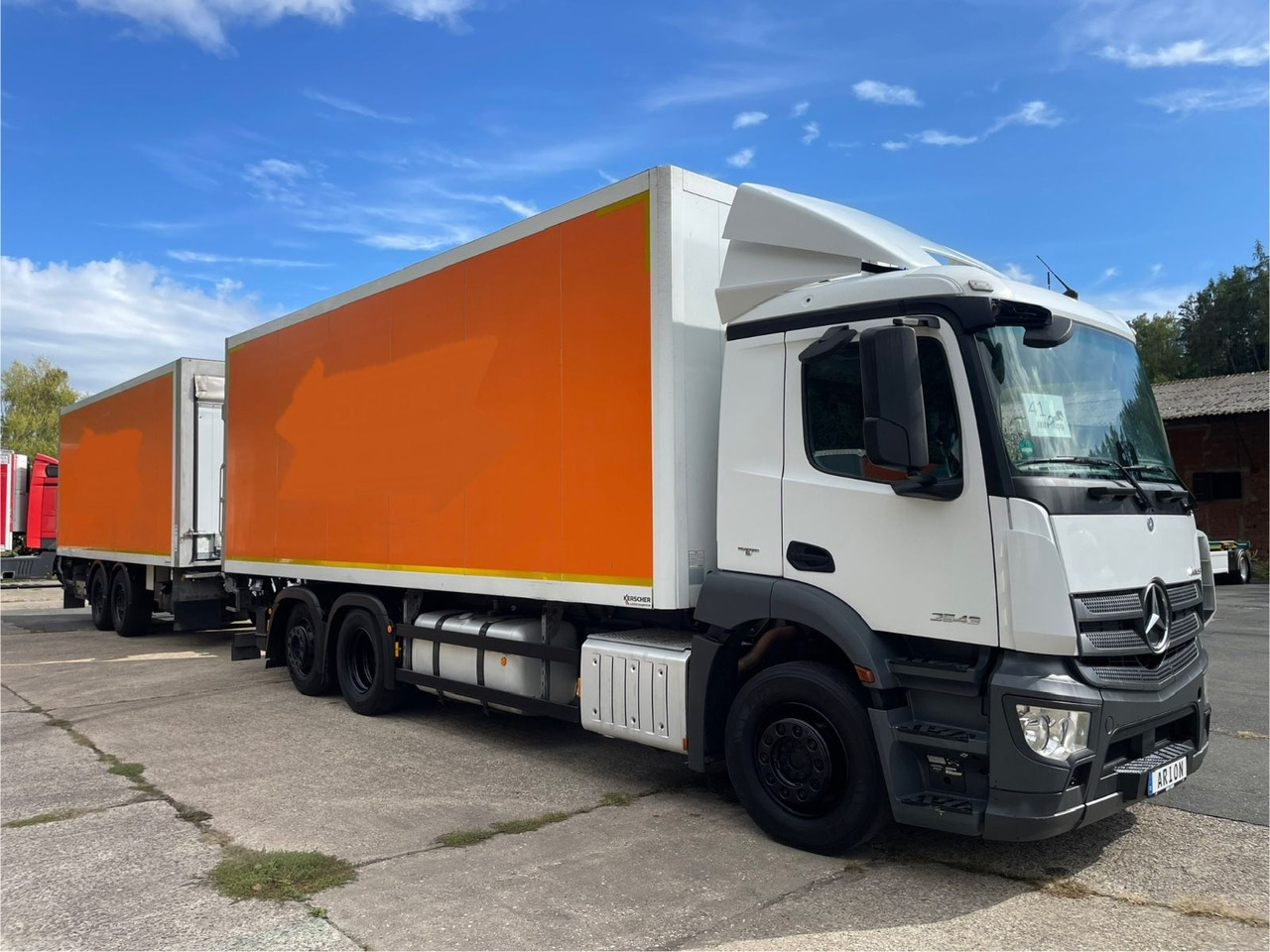 Mercedes-Benz Antos 2543 6x2 Kühlkoffer/CARRIER/NLA/LBW/AC/EU6 - Chladirenské nákladné vozidlo: obrázok 1 Mercedes-Benz Antos 2543 6x2 Kühlkoffer/CARRIER/NLA/LBW/AC/EU6 - Chladirenské nákladné vozidlo: obrázok 1