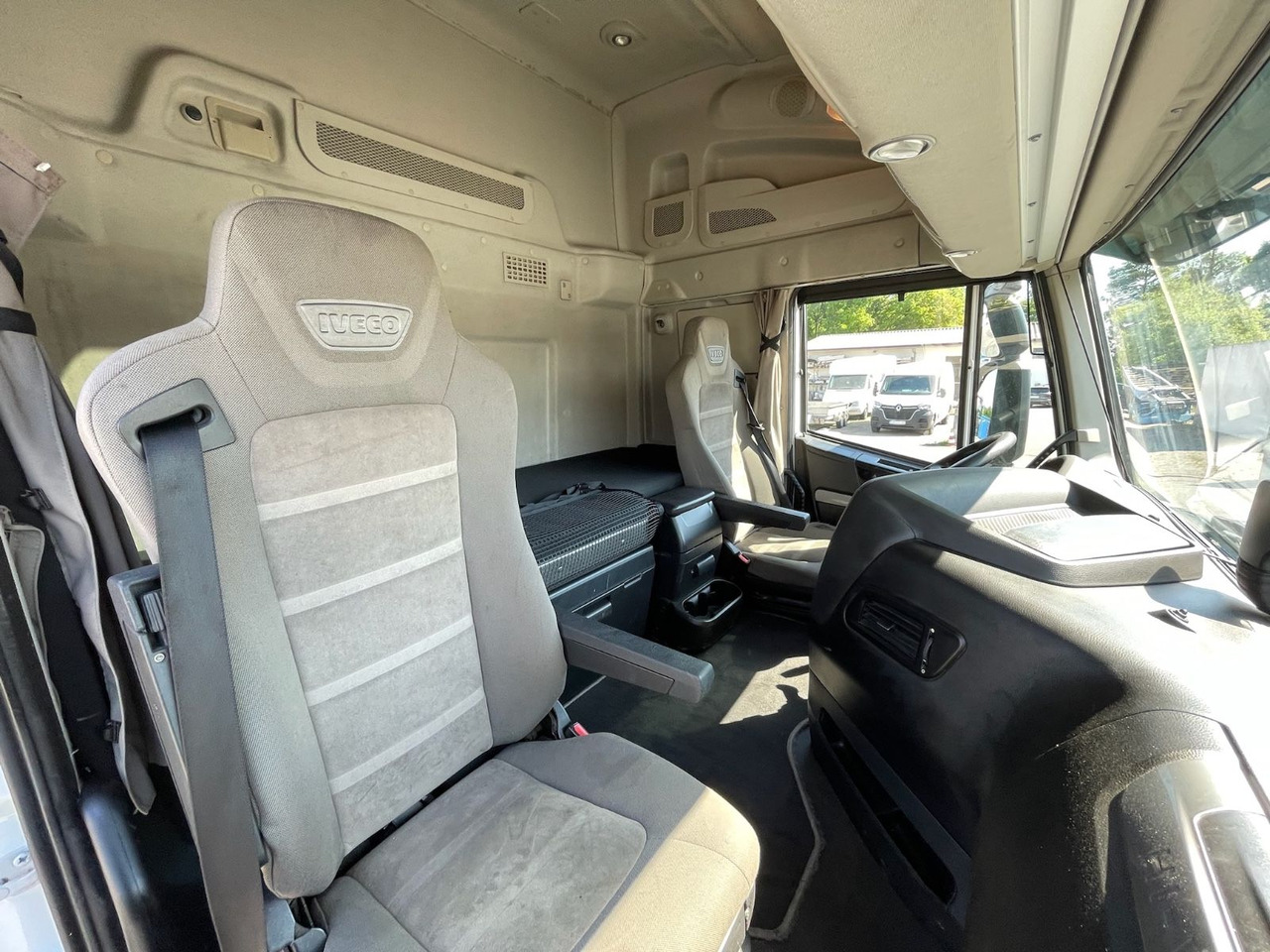 Leasing  Iveco Stralis Hi-Way 400 NP 4x2BL/CNG/Retarder/ACC/EU6 Iveco Stralis Hi-Way 400 NP 4x2BL/CNG/Retarder/ACC/EU6: obrázok 14