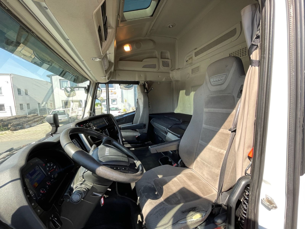 Leasing  Iveco Stralis Hi-Way 400 NP 4x2BL/CNG/Retarder/ACC/EU6 Iveco Stralis Hi-Way 400 NP 4x2BL/CNG/Retarder/ACC/EU6: obrázok 9