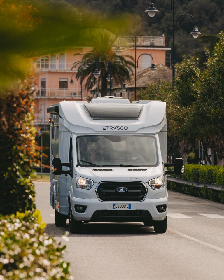 ETRUSCO Etrusco T 7.3 SF - Polointegrované obytné auto: obrázok 1 ETRUSCO Etrusco T 7.3 SF - Polointegrované obytné auto: obrázok 1